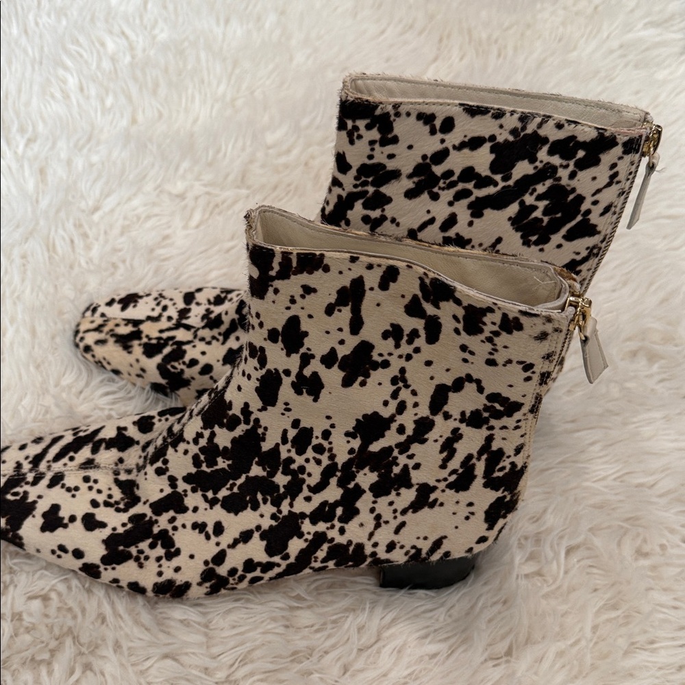 Elegant Black and Cream Patterned Ankle Boots